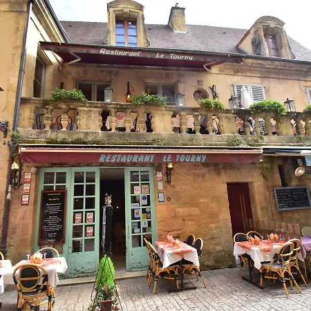 Pleasing Holiday In With Swimming Pool * Saint-Cybranet